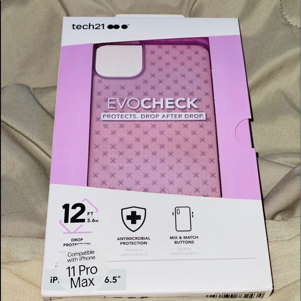 Tech 21 EVO CHECK iPhone 11 Pro Max caseLIGHT USED